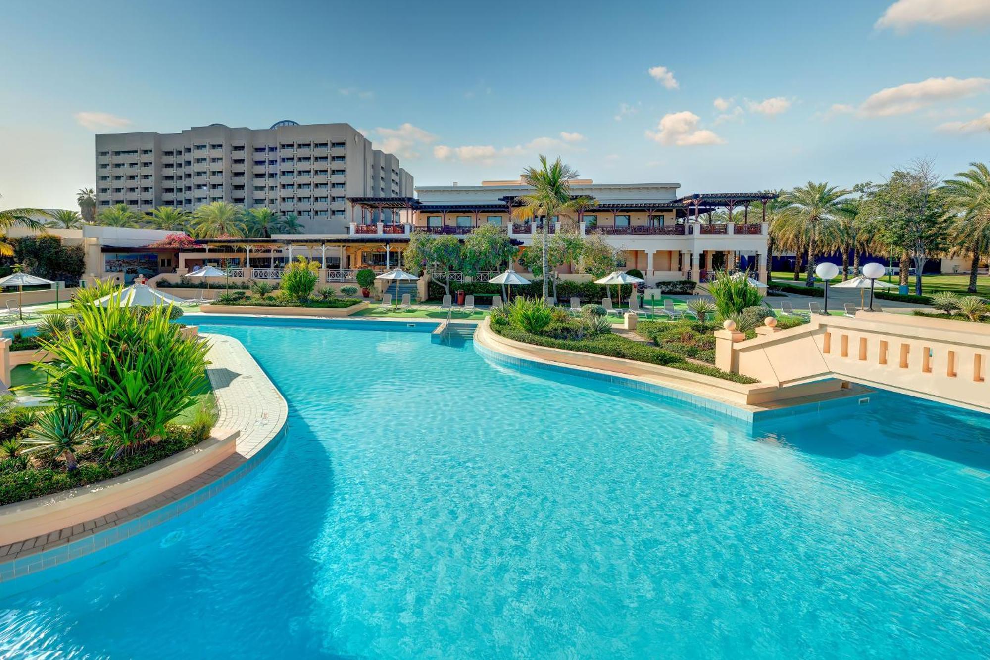 Отель Intercontinental Muscat By Ihg Экстерьер фото The pool at the Royal Mirage